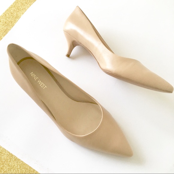 NINE WEST NUDE KITTEN PUMP SHOE - Picture 4 of 4